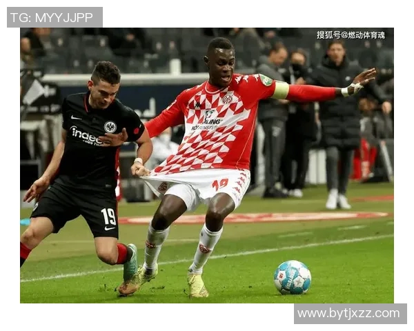 欧洲联赛:法兰克福憾平汉诺威,积分榜再次动荡